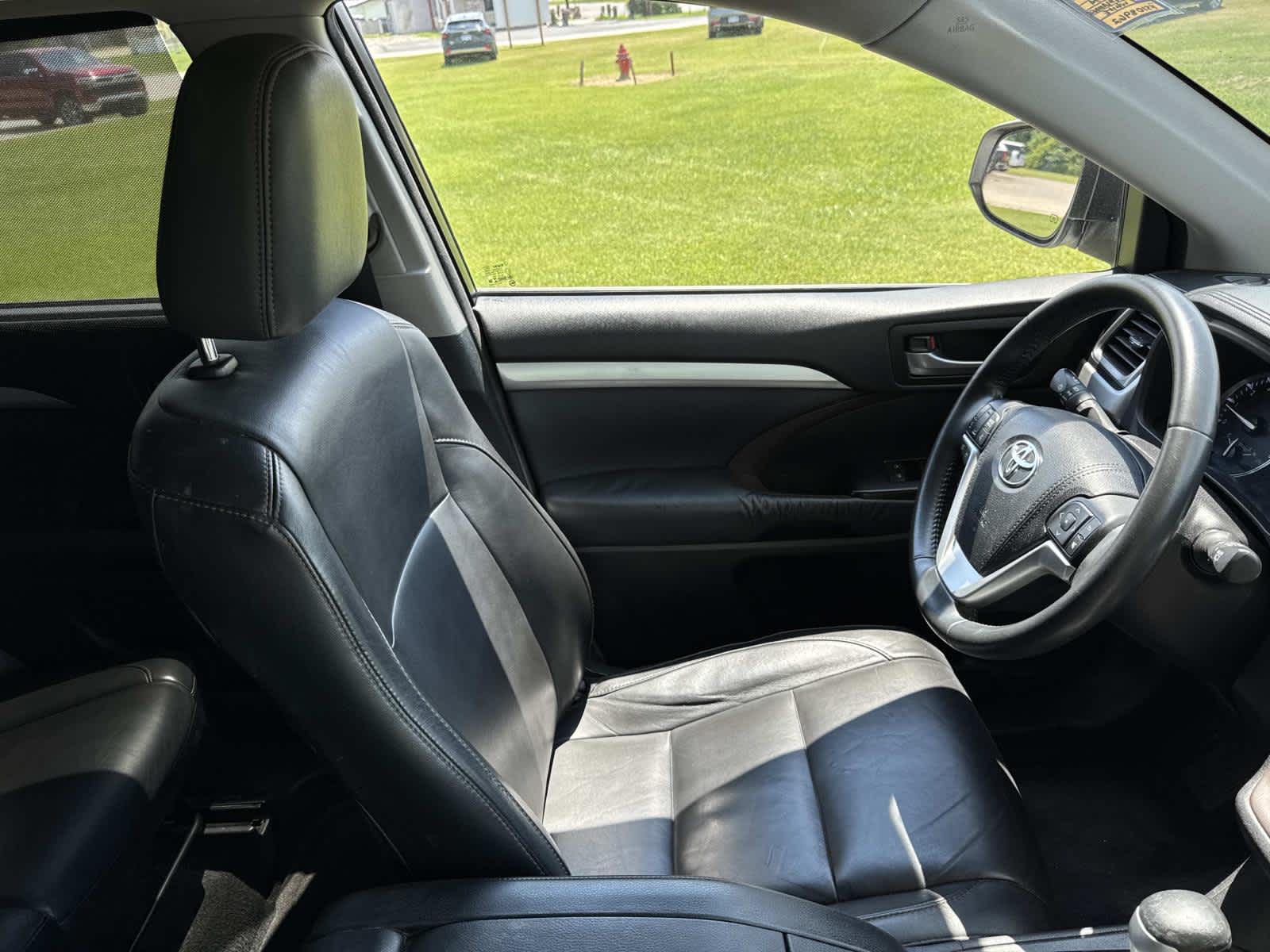 2015 Toyota Highlander XLE photo 35
