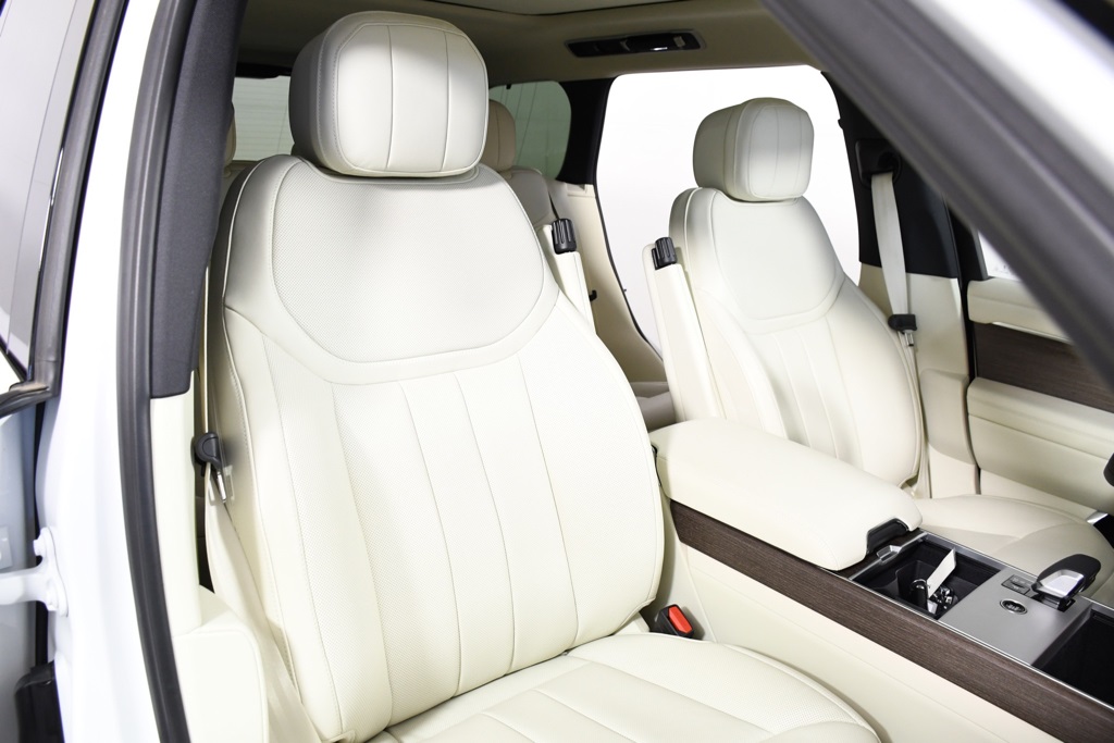 2025 Land Rover Range Rover SE photo 19