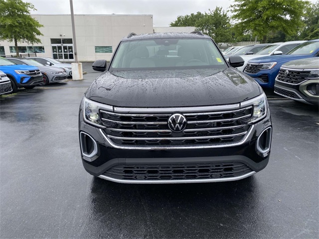 2025 Volkswagen Atlas SE photo 2