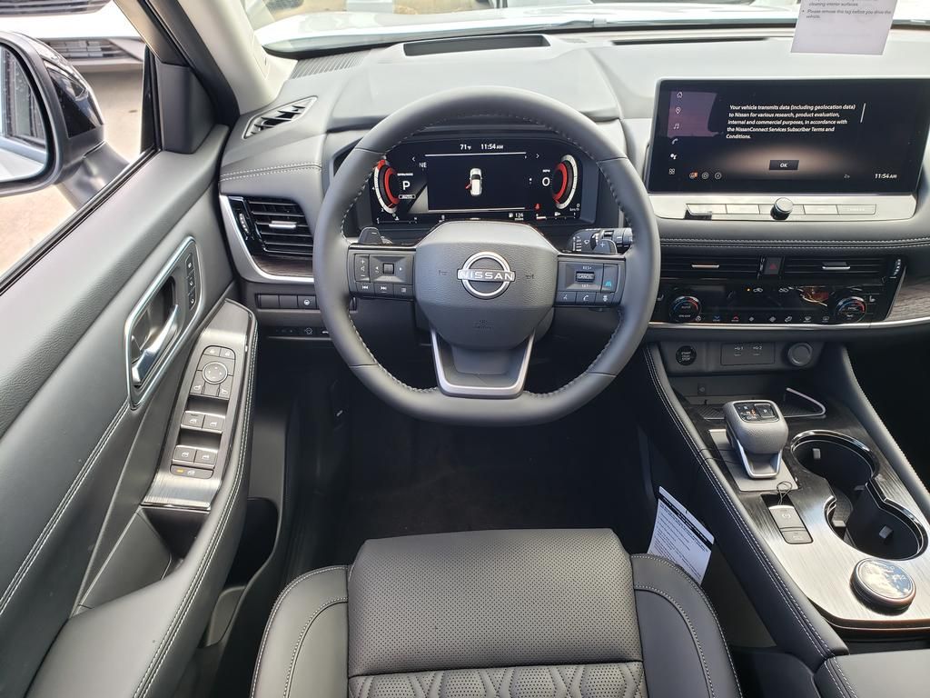 2026 Nissan Rogue Platinum photo 10