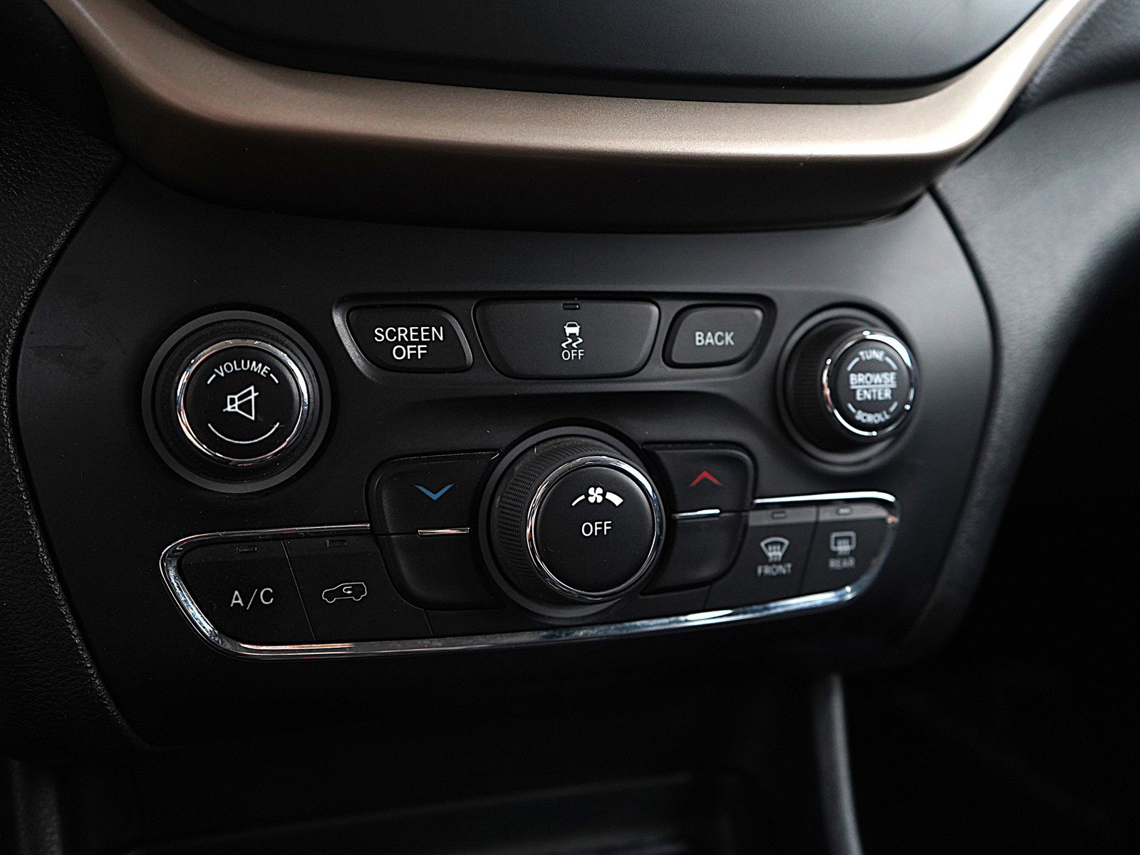 2014 Jeep Cherokee Latitude photo 19