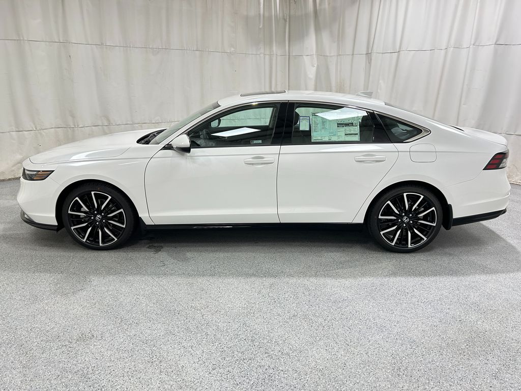 2025 Honda Accord Hybrid Touring photo 4