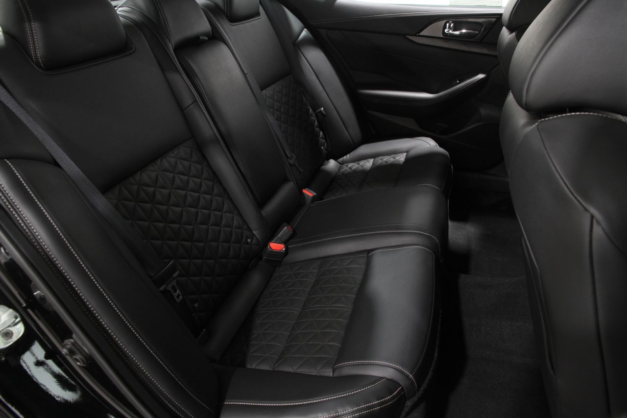 2022 Nissan Maxima Platinum photo 17