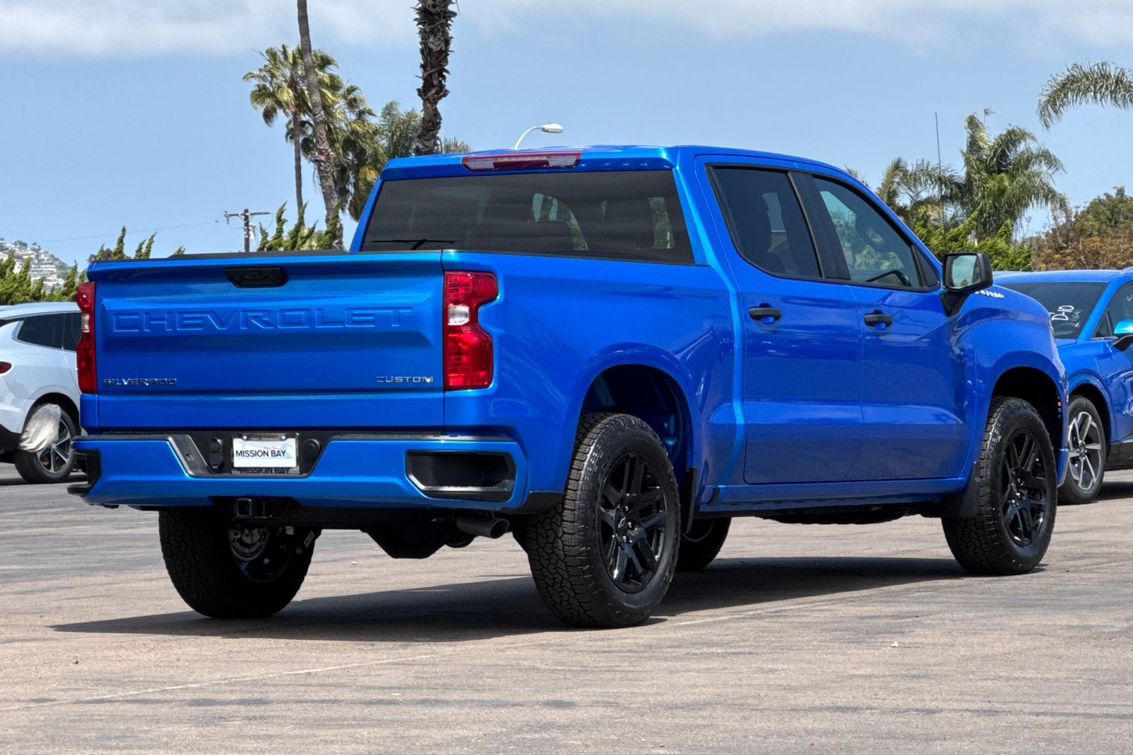 2025 Chevrolet Silverado 1500 Custom photo 3