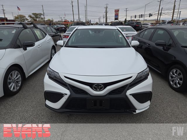 2024 Toyota Camry SE photo 2