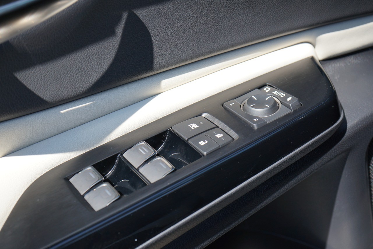 2025 Lexus ES 350 photo 22