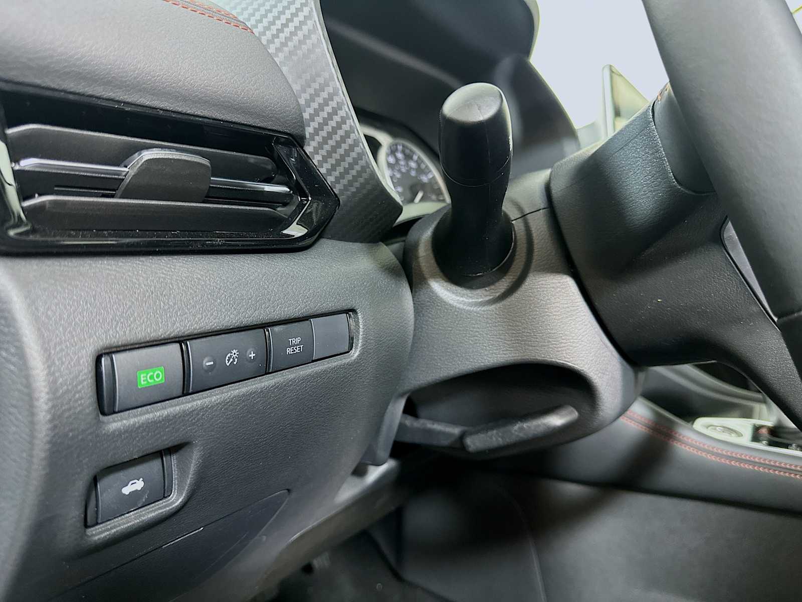 2024 Nissan Sentra SR photo 8
