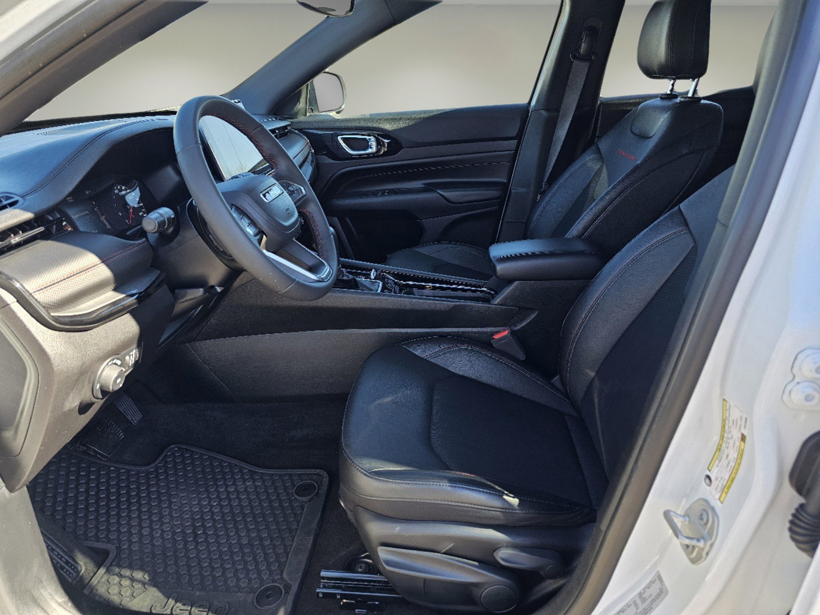 2024 Jeep Compass Trailhawk photo 15