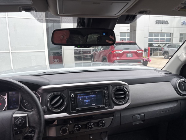 2018 Toyota Tacoma TRD Off-Road photo 3