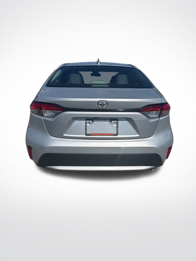 2022 Toyota Corolla LE photo 3