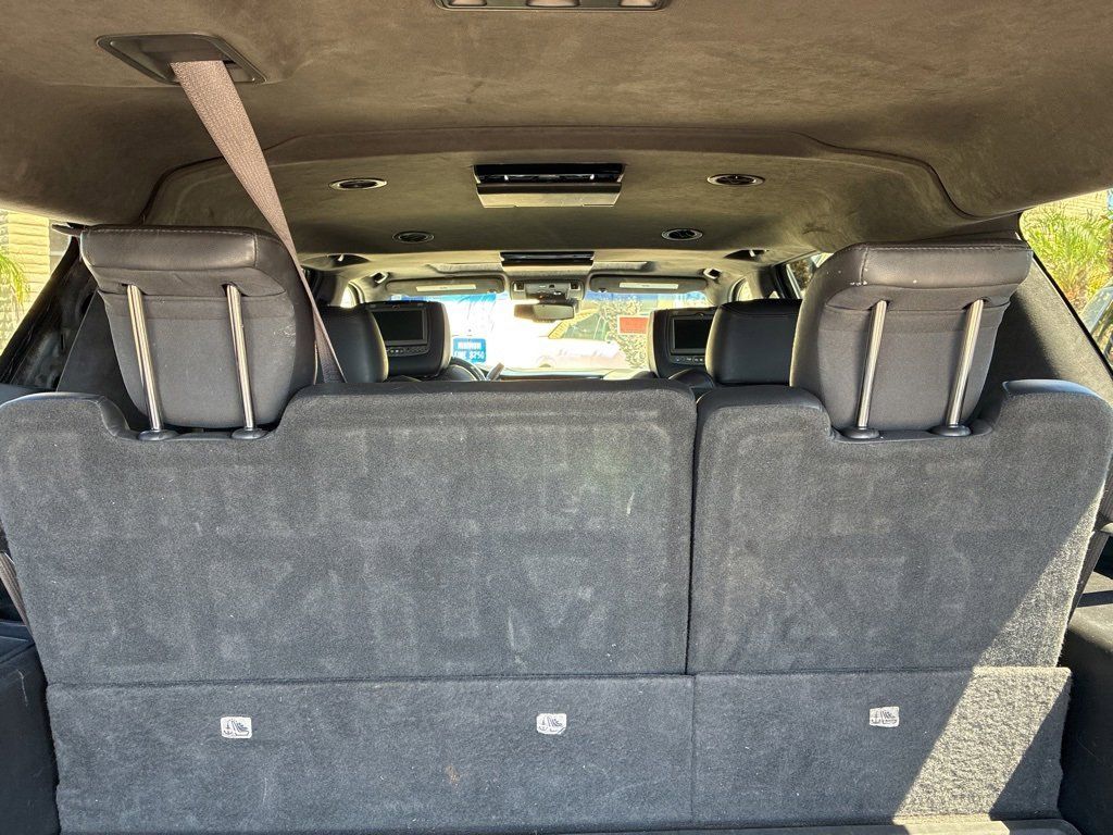2016 Cadillac Escalade ESV Platinum photo 3
