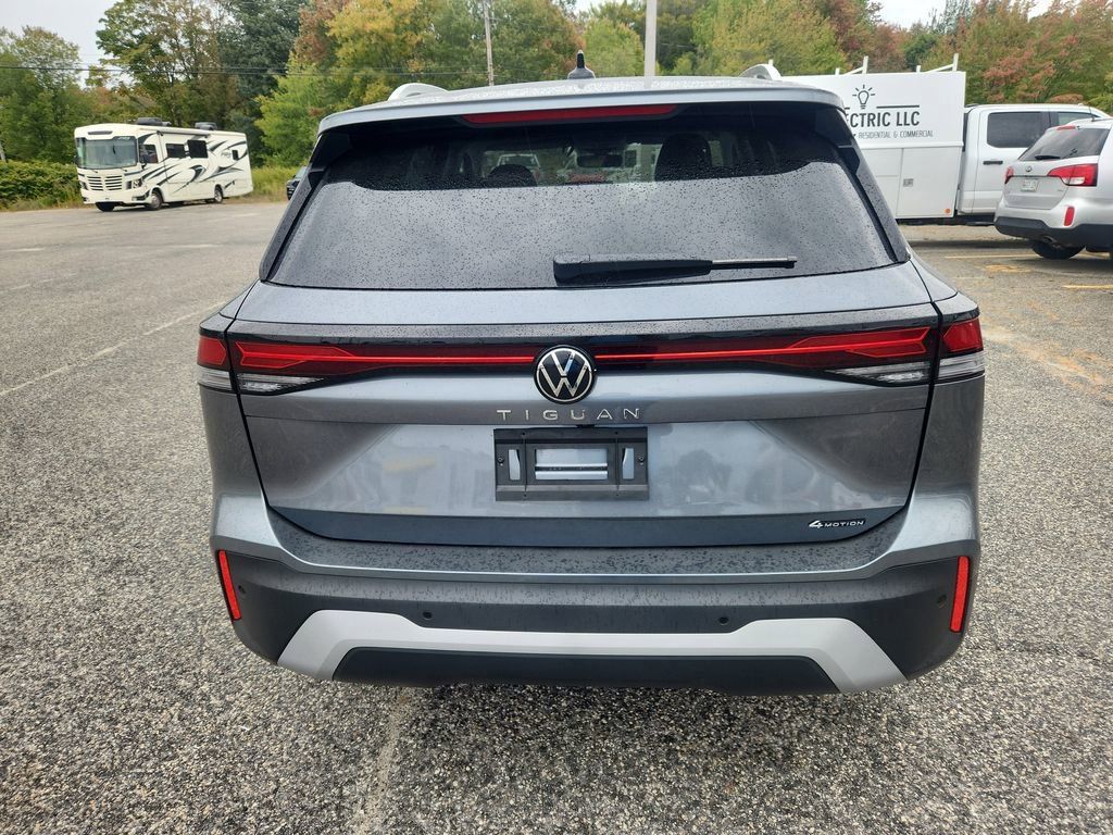 2025 Volkswagen Tiguan S photo 3