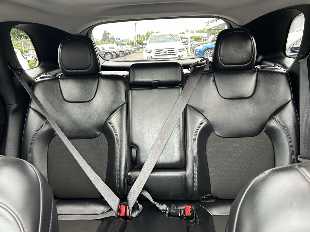 2020 Jeep Cherokee Altitude photo 18
