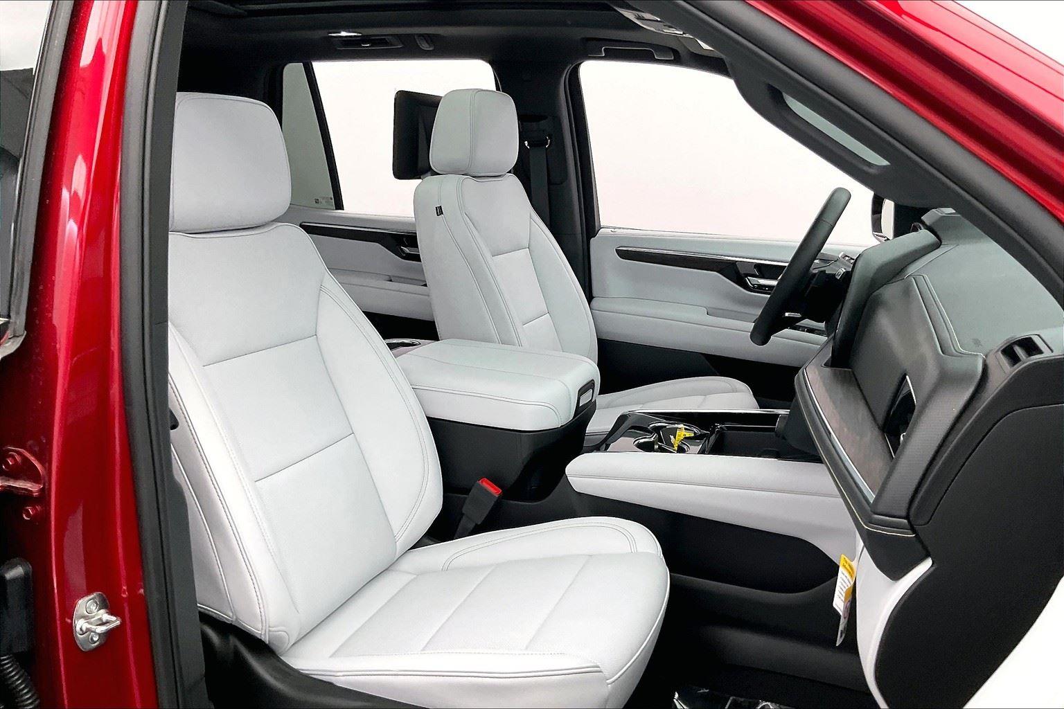 2025 Chevrolet Tahoe Premier photo 5