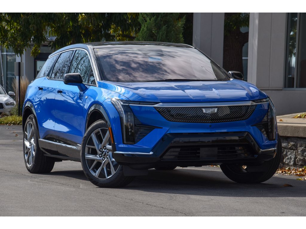 2026 Cadillac OPTIQ Luxury's photo