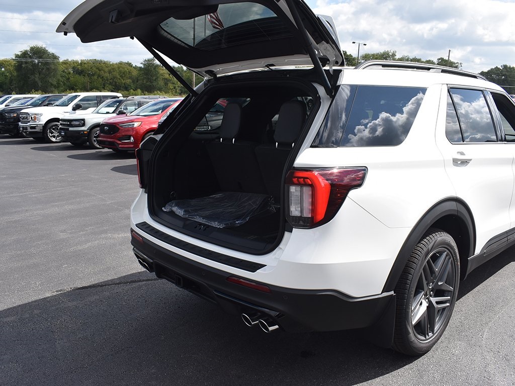 2025 Ford Explorer ST photo 25