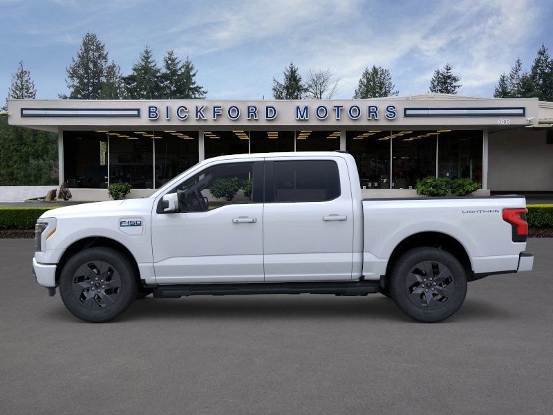 2025 Ford F-150 Lightning Lariat photo 3