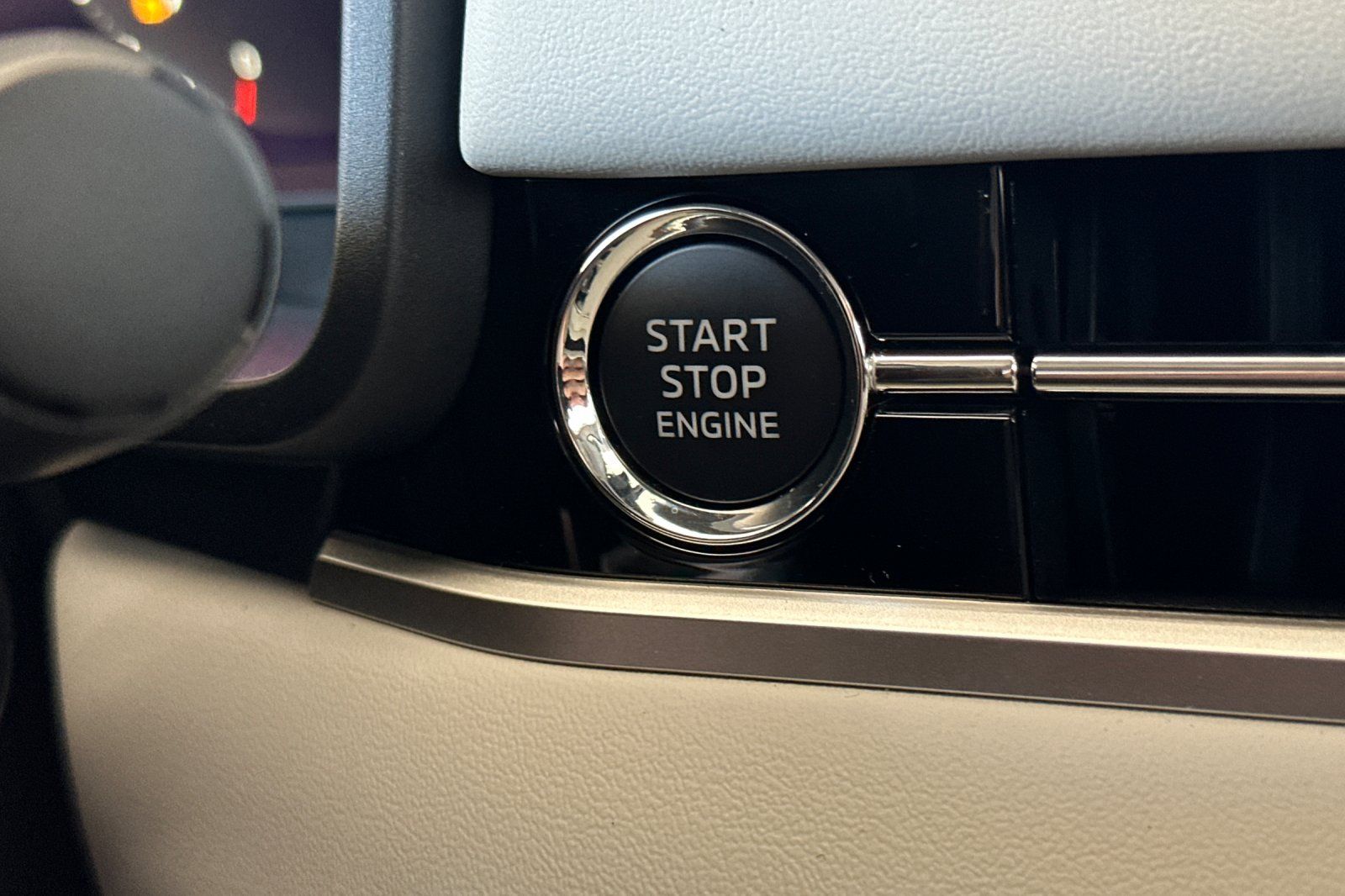 2025 Mitsubishi Outlander SEL photo 20