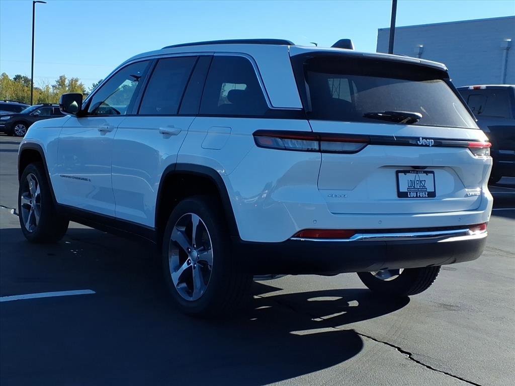2025 Jeep Grand Cherokee Limited photo 4