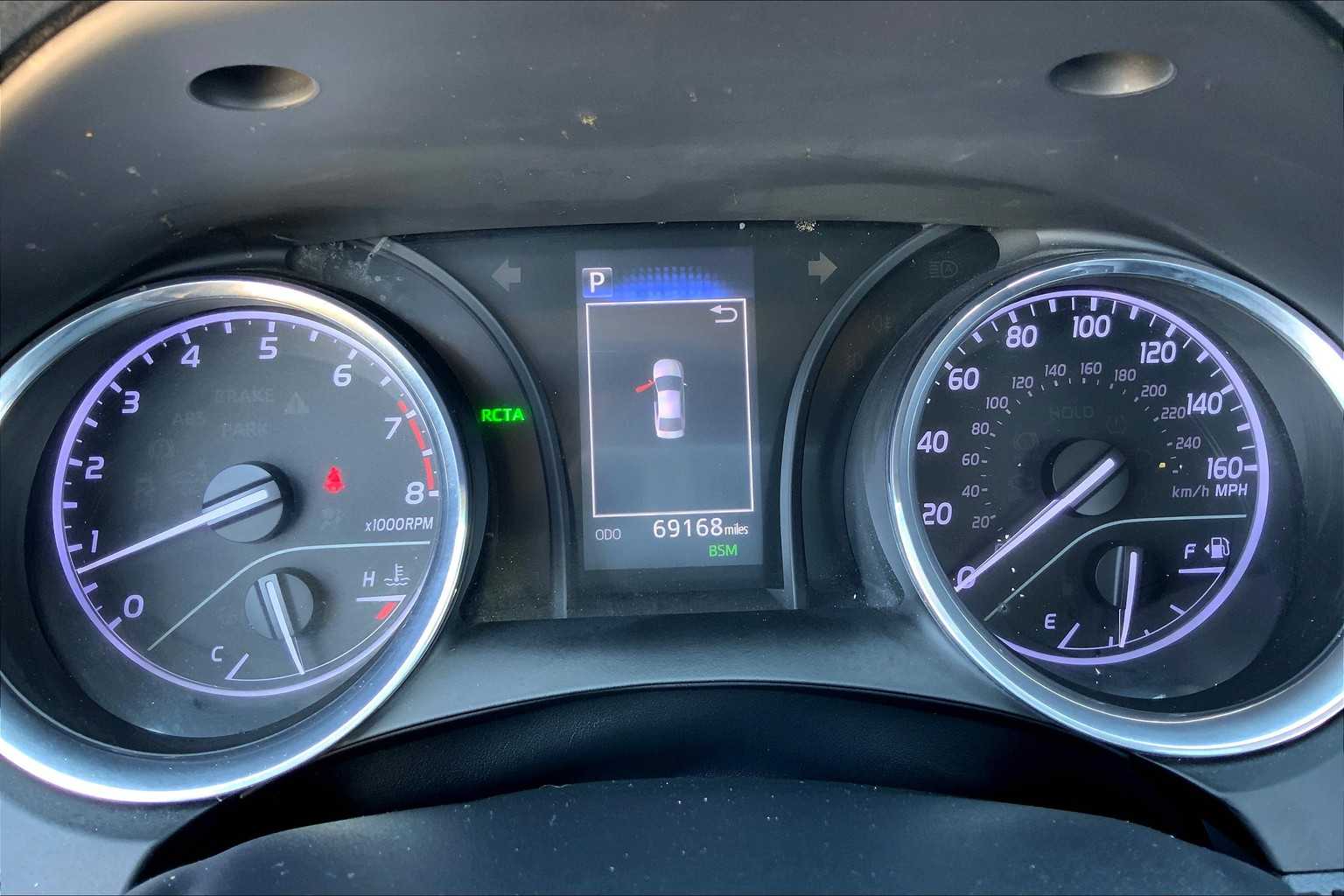 2019 Toyota Camry LE photo 23