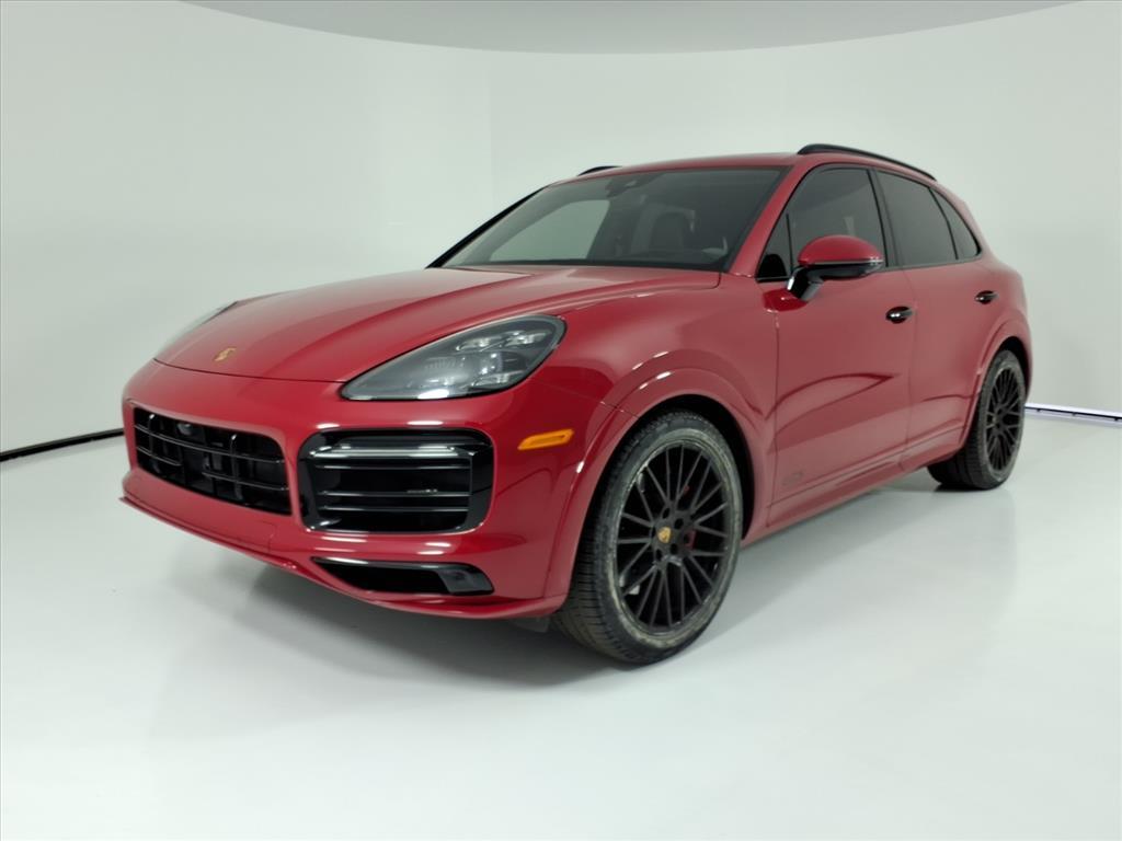 2023 Porsche Cayenne GTS's photo