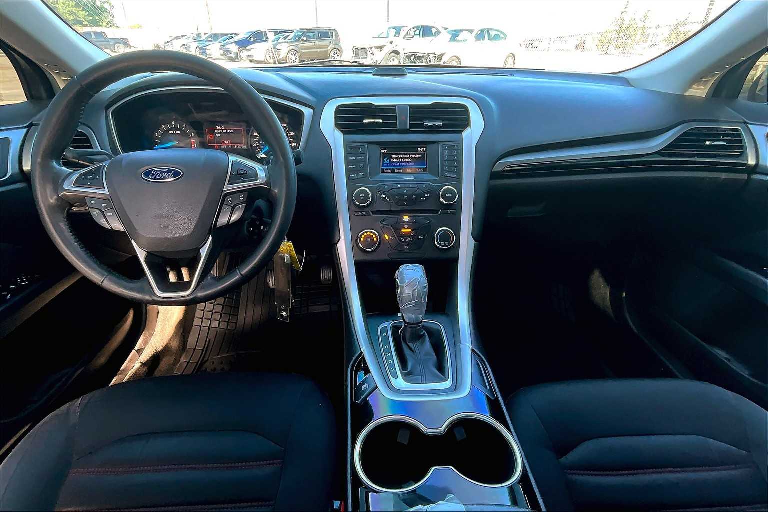 2016 Ford Fusion SE photo 11