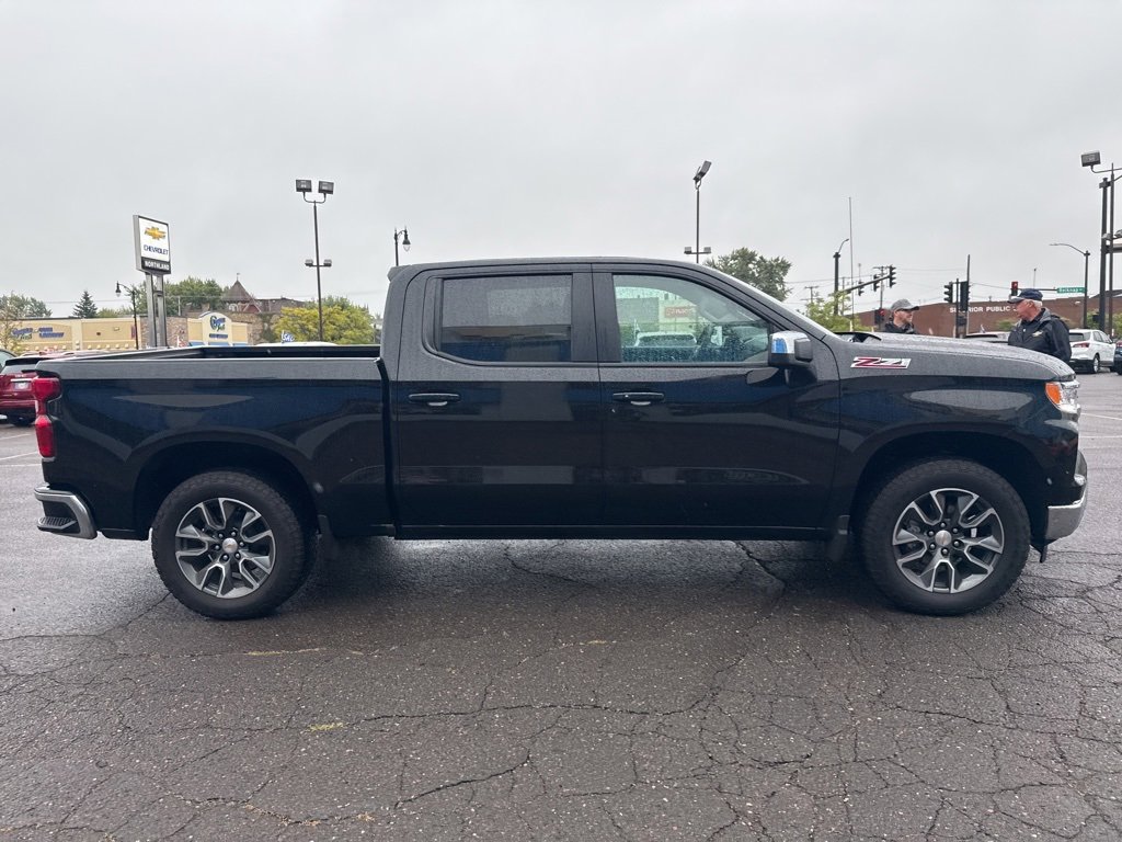 2025 Chevrolet Silverado 1500 LT photo 8
