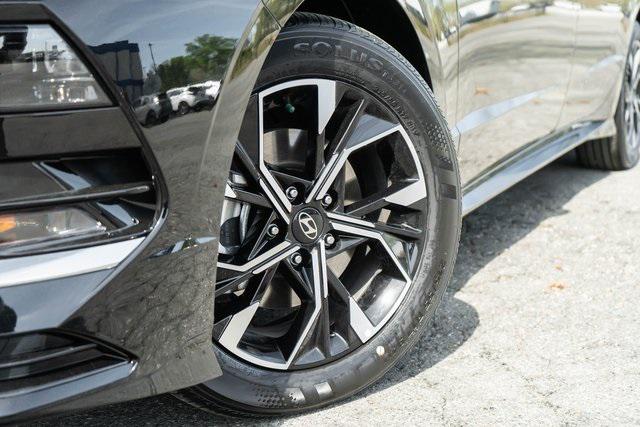 2025 Hyundai Sonata SEL photo 2