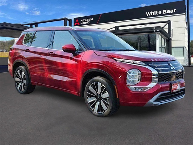 2025 Mitsubishi Outlander SEL's photo