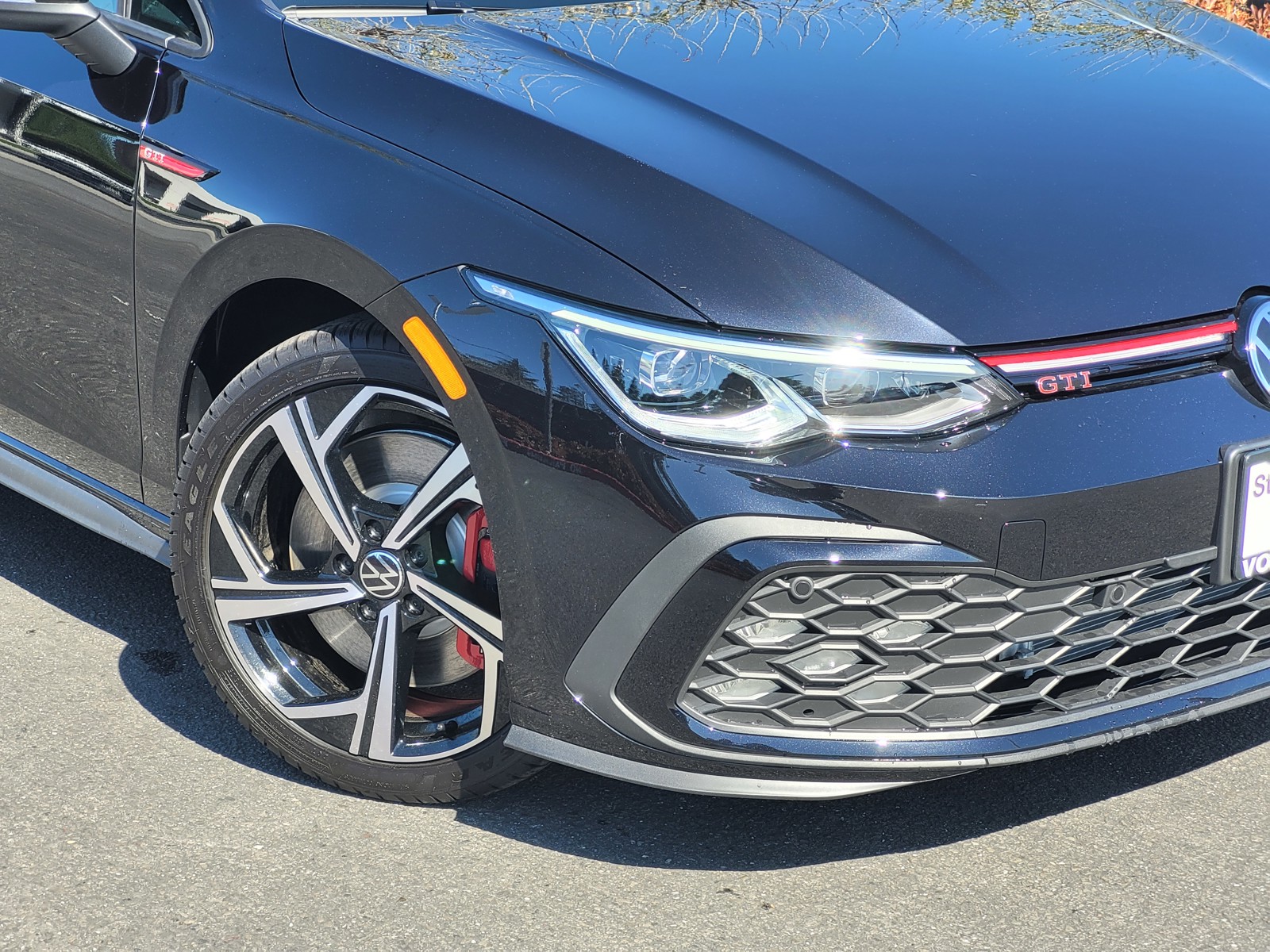 2024 Volkswagen Golf GTI SE photo 3