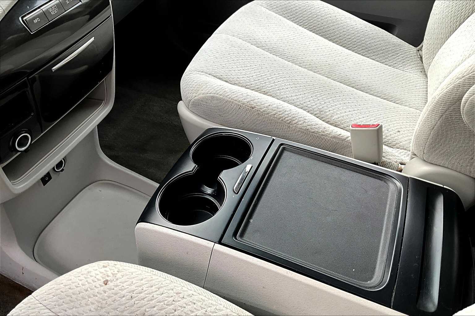 2014 Toyota Sienna LE photo 15