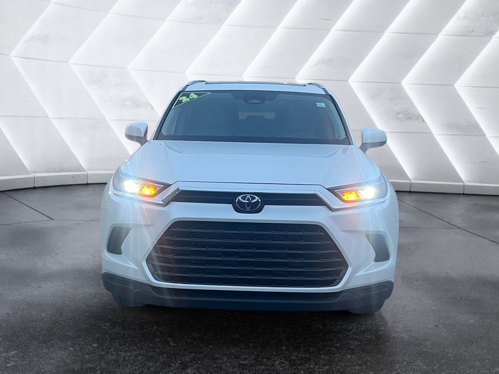 2024 Toyota Grand Highlander XLE photo 2