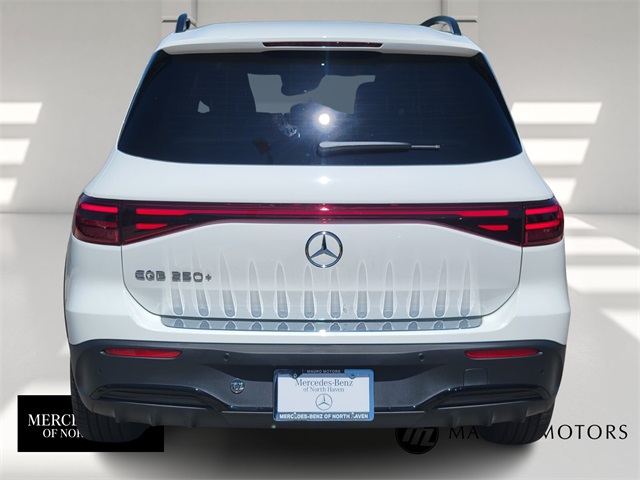 2024 Mercedes Benz EQB photo 3