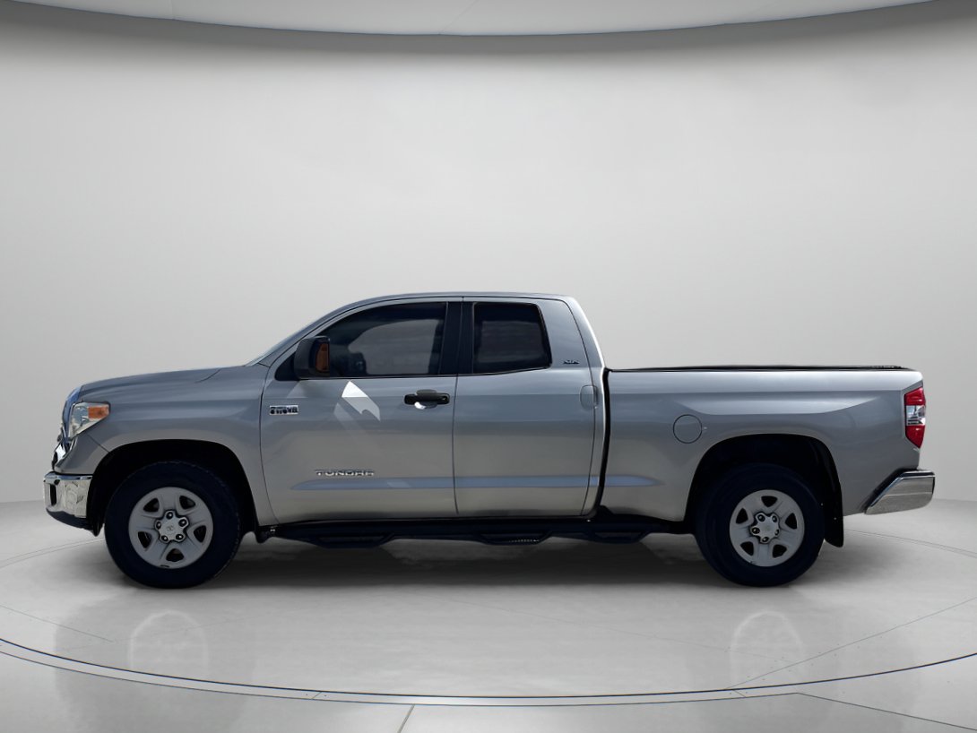 2016 Toyota Tundra SR5 photo 5