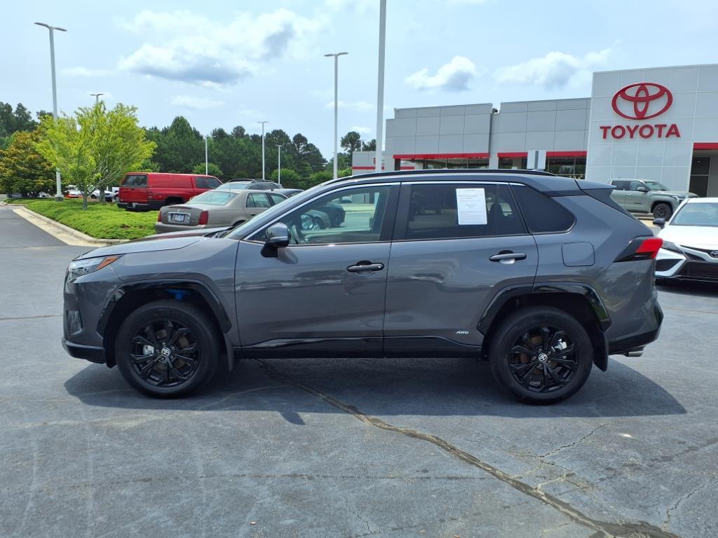 2024 Toyota RAV4 Hybrid SE photo 2
