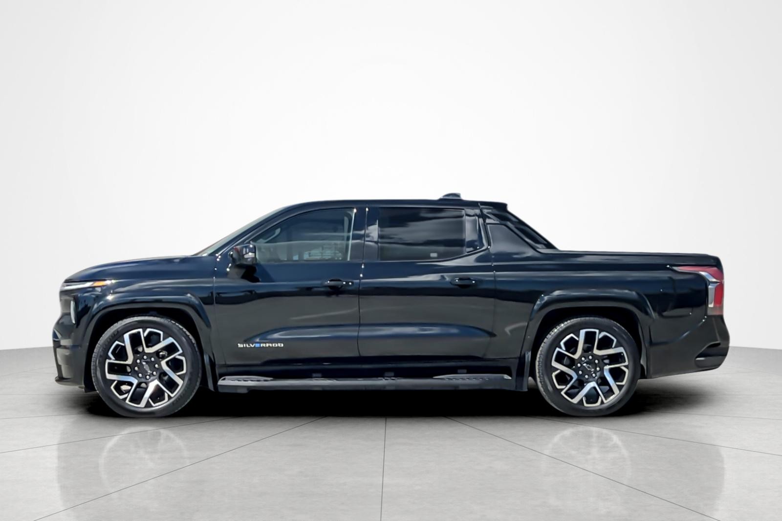Used 2024 Chevrolet Silverado EV RST with VIN 1GC40ZEL6RU000289 for sale in Carson, CA