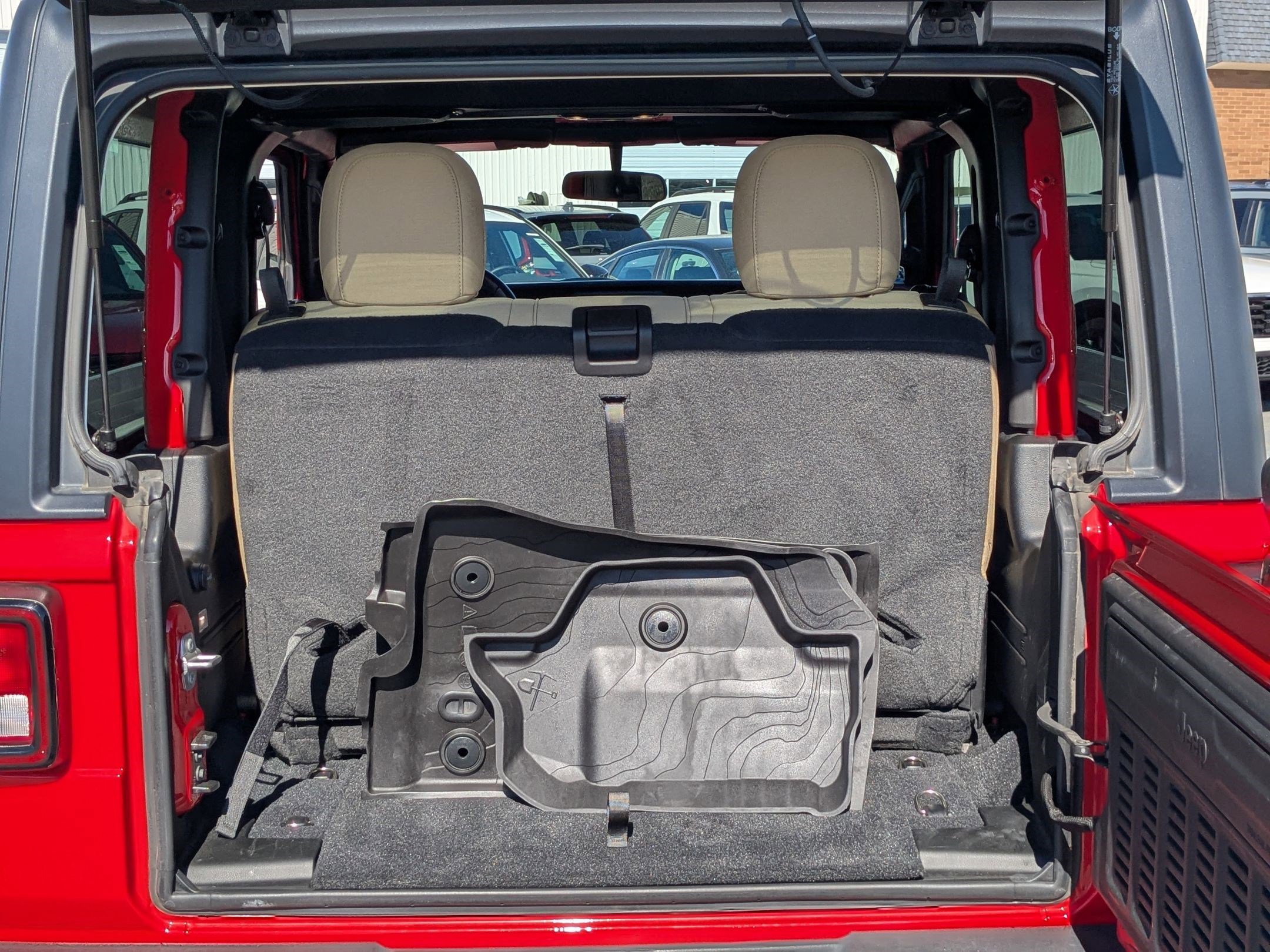 2022 Jeep Wrangler Willys photo 31