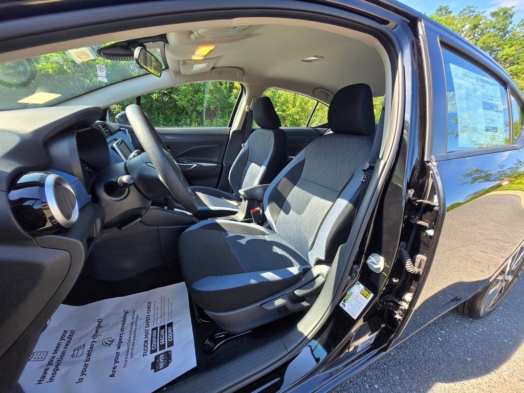 2025 Nissan Versa SV photo 9