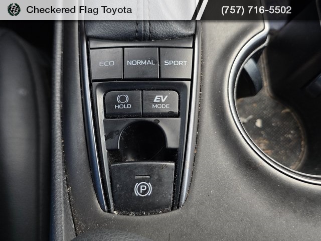 2022 Toyota Camry Hybrid photo 18