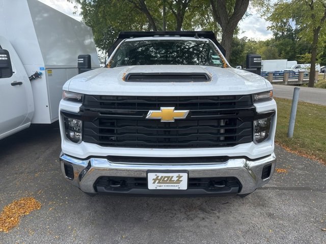 2025 Chevrolet Silverado 3500HD Work Truck photo 2