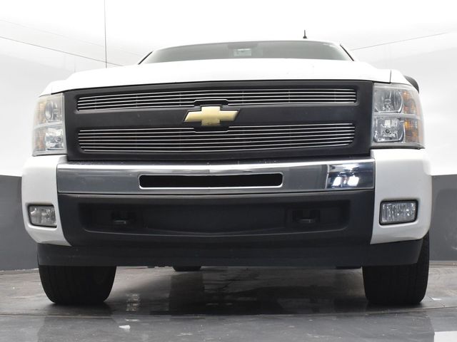 2011 Chevrolet Silverado 1500 LT photo 16