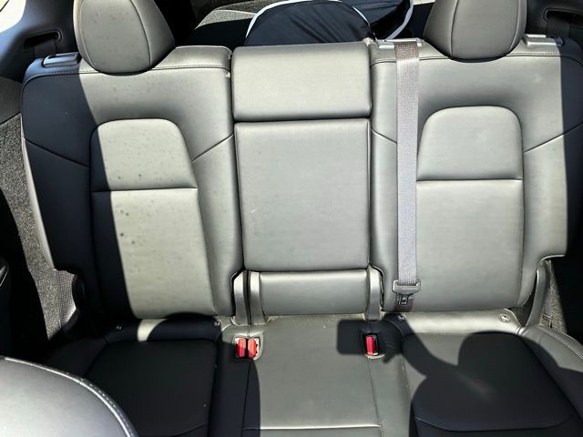 2024 Tesla Model Y Long Range photo 9