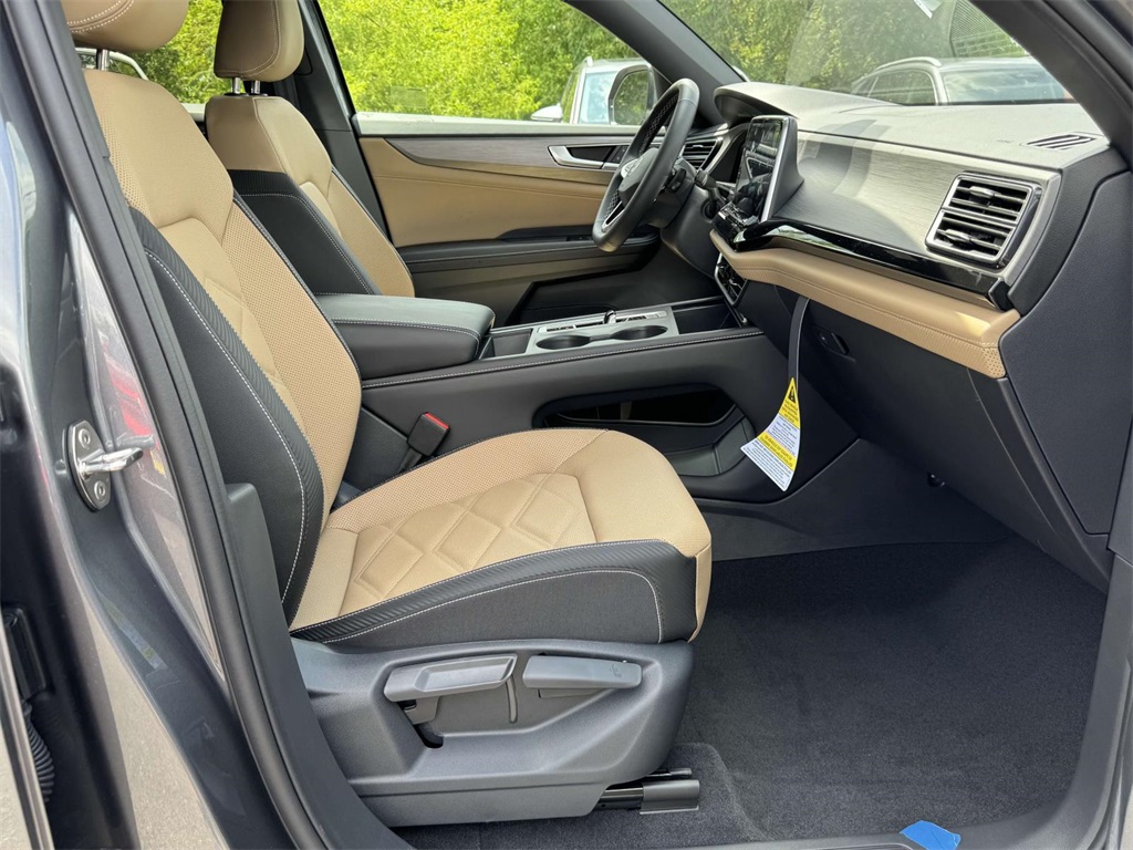 2025 Volkswagen Atlas Cross Sport SE photo 15
