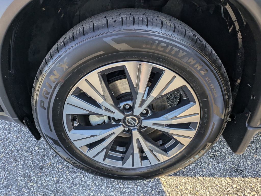 2021 Nissan Rogue SV photo 9
