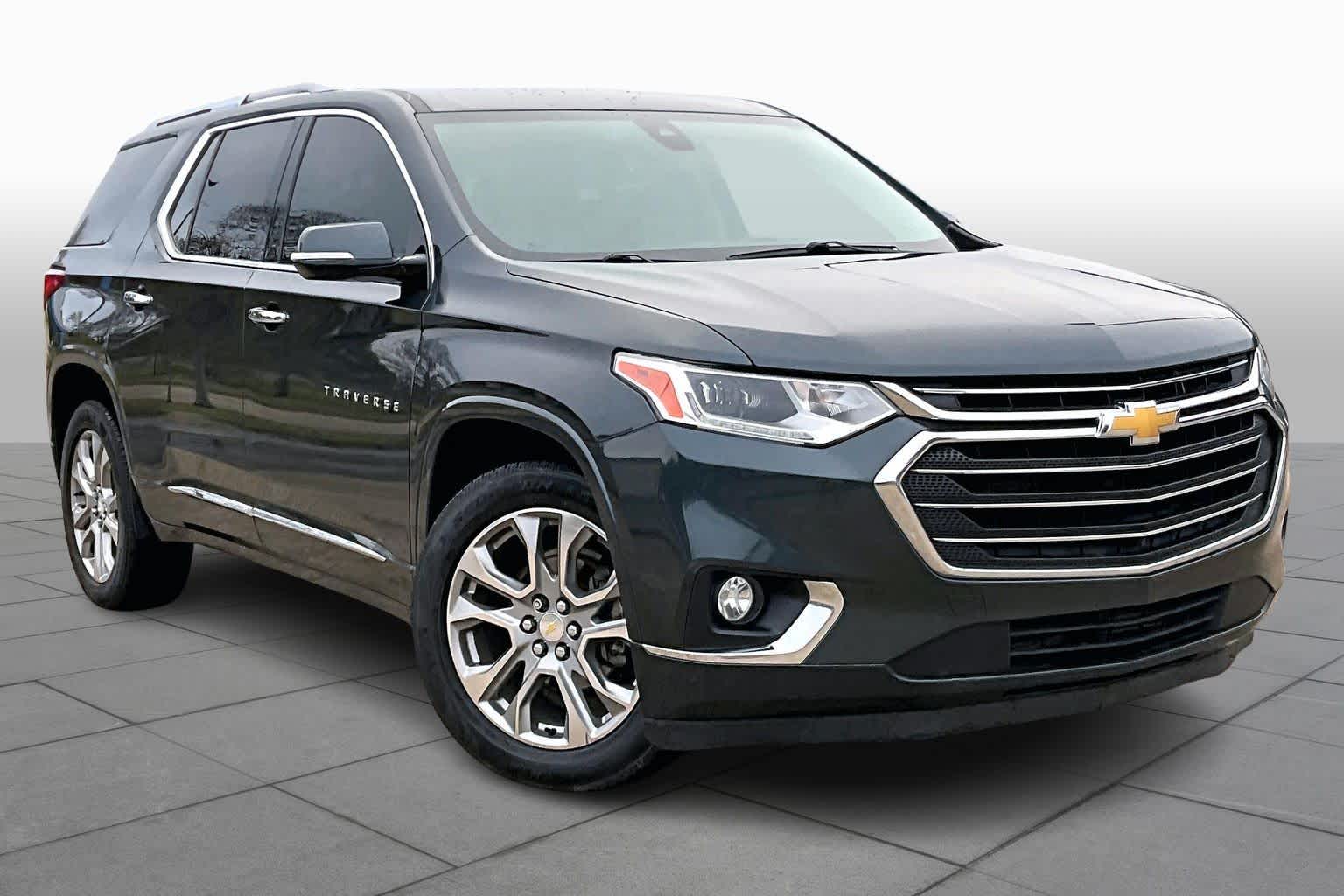 2018 Chevrolet Traverse Premier photo 2