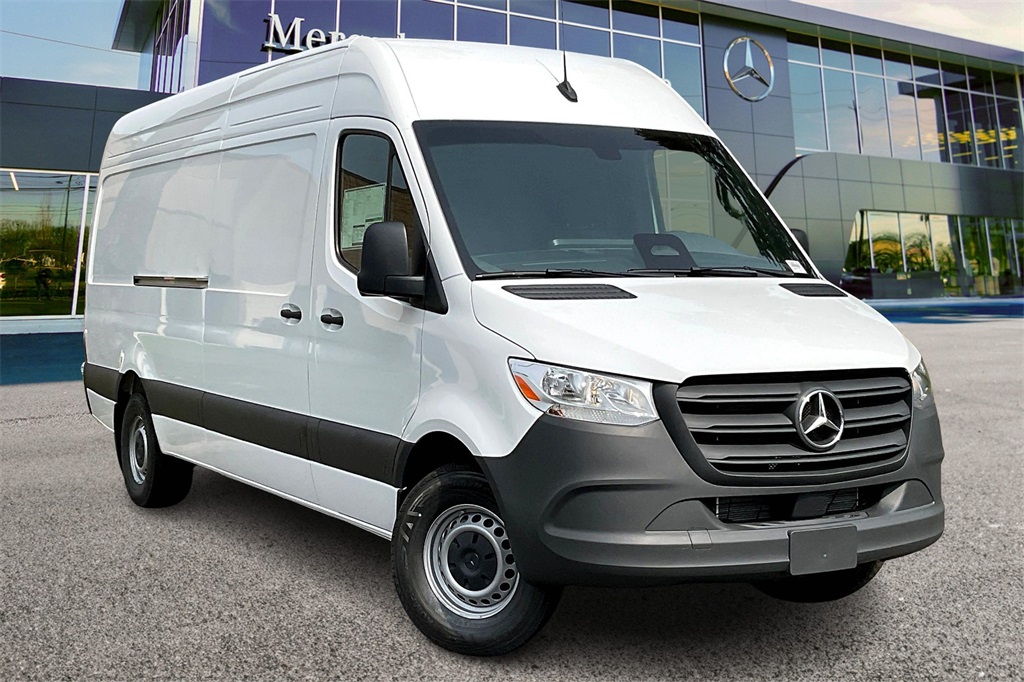2025 Mercedes-Benz Sprinter Cargo Van Base's photo