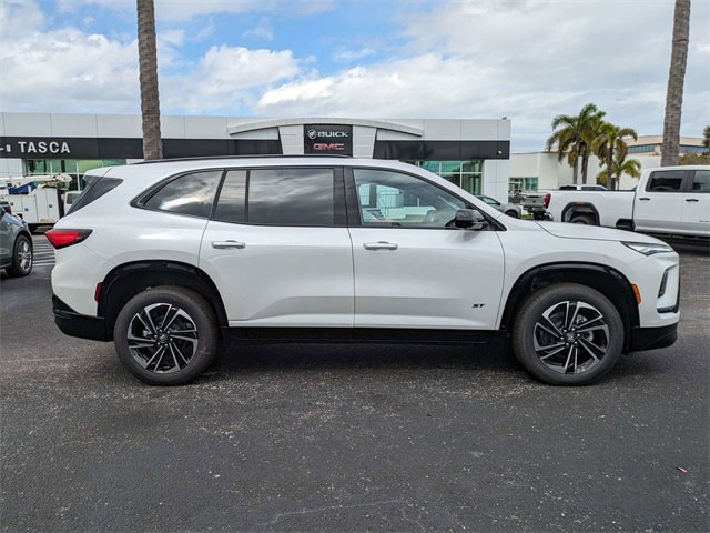 2025 Buick Enclave Sport Touring photo 3