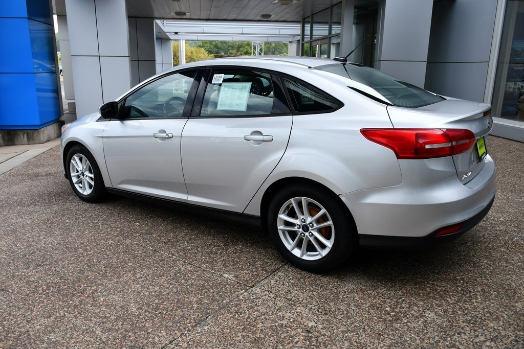 2015 Ford Focus SE photo 3