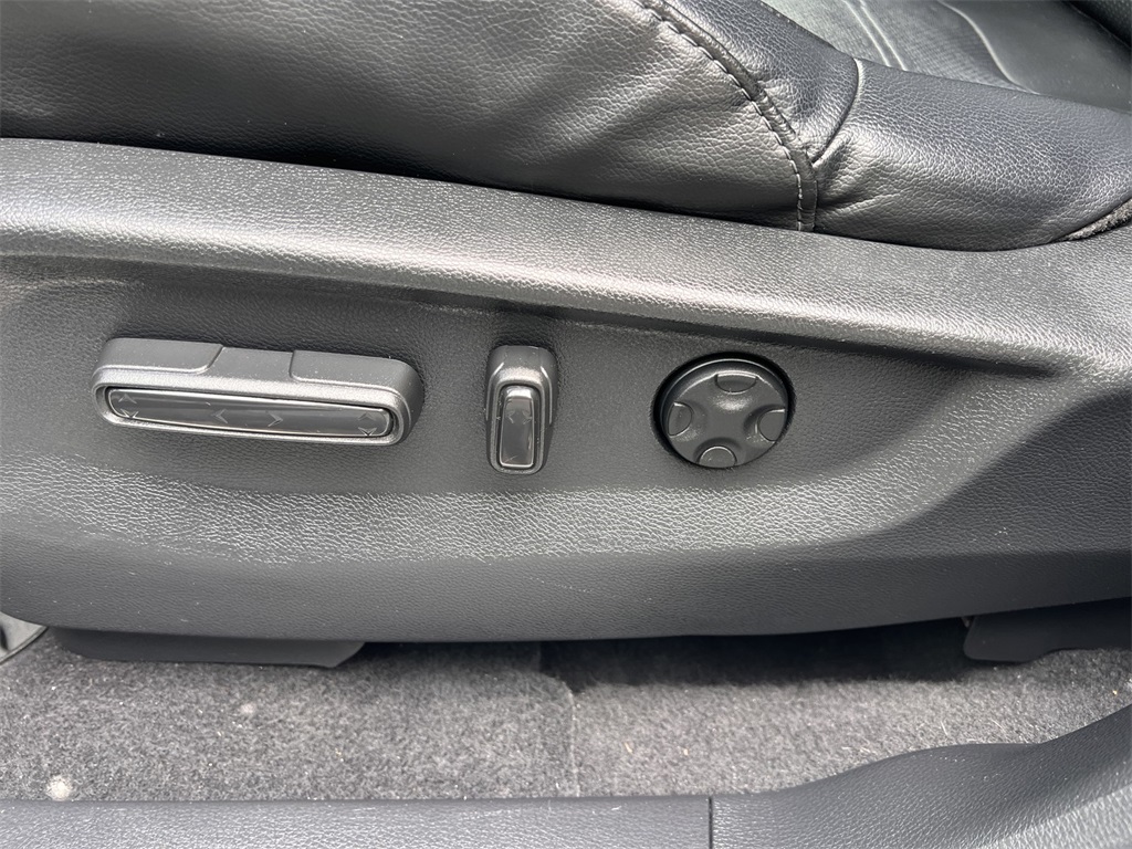 2020 Honda CR-V Touring photo 19