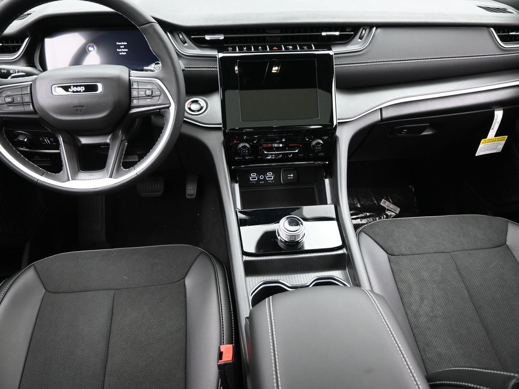 2025 Jeep Grand Cherokee Altitude X photo 13